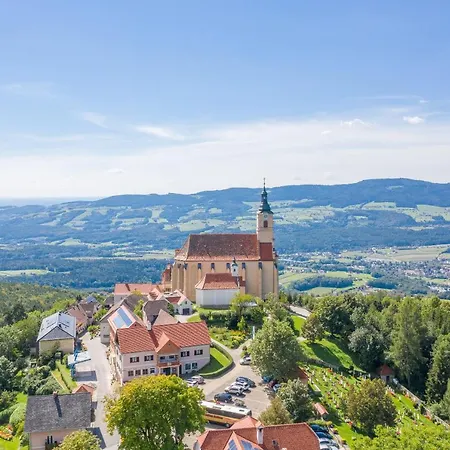 Großes Mit 5 Schlafzimmer&4 Bäder Pöllauberg