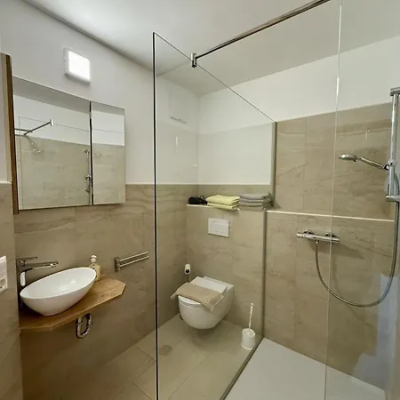 Ferienhaus Großes Mit 5 Schlafzimmer&4 Bäder *