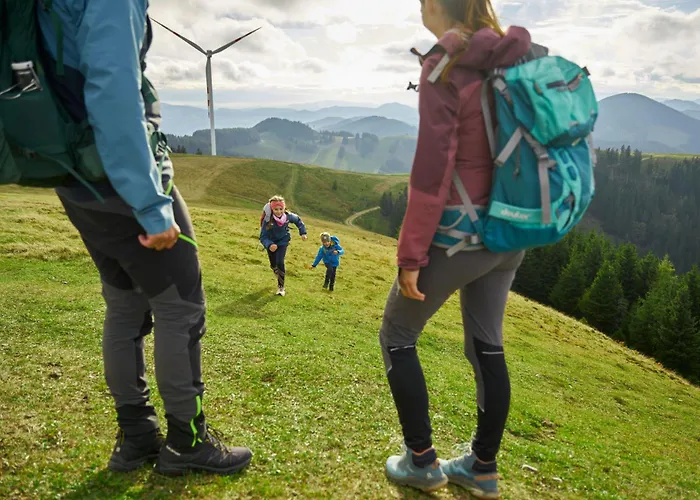 Grosses Mit 5 Schlafzimmer & 4 Baeder Pöllauberg